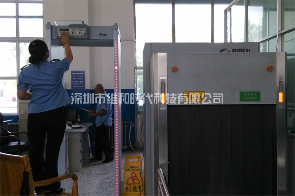 新疆烏魯木齊鐵路局8家火車(chē)站采用維和時(shí)代供應HI-PE進(jìn)口安檢門(mén)[圖文]