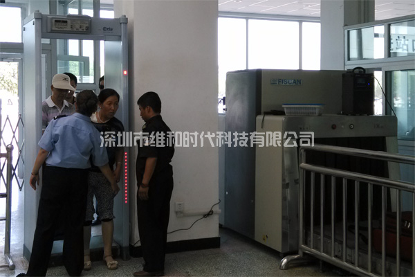 新疆烏魯木齊鐵路局8家火車(chē)站采用維和時(shí)代供應HI-PE進(jìn)口安檢門(mén)[圖文]