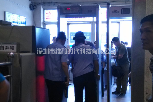 新疆烏魯木齊鐵路局8家火車(chē)站采用維和時(shí)代供應HI-PE進(jìn)口安檢門(mén)[圖文]