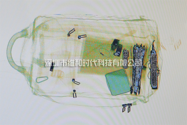 XIS進(jìn)口X光機背包掃描展示圖