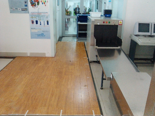 新疆阿勒泰機場(chǎng)改進(jìn)安檢門(mén)通道設計提升服務(wù)質(zhì)量[圖]