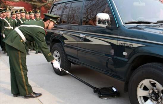 車(chē)底檢查鏡和車(chē)輛底盤(pán)檢查系統一樣嗎？