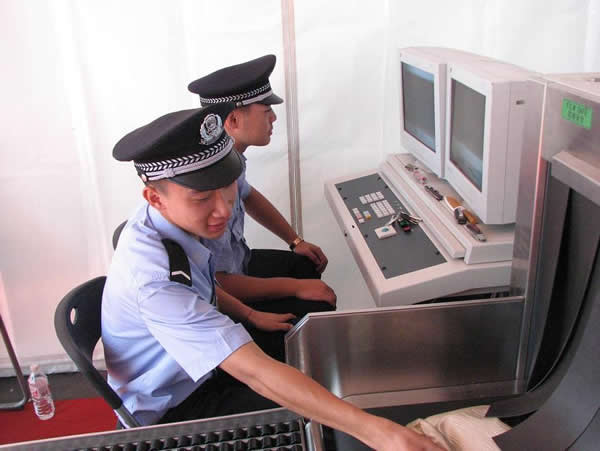 X光安檢機是公安機關(guān)安檢好幫手