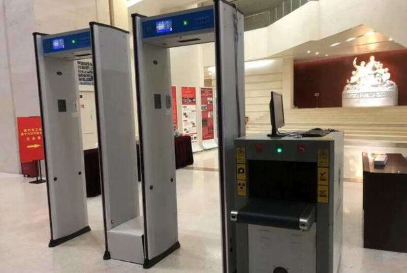 學(xué)校為什么要有安檢門(mén)？